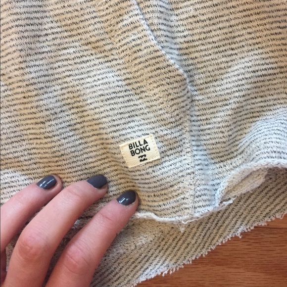 Relaxed striped beachy hoodie - Picture 2 of 4